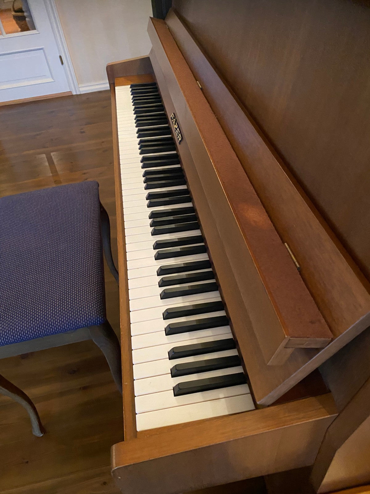 Fazer piano med krakk