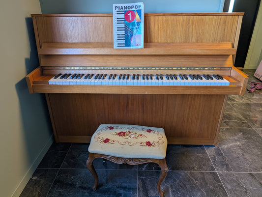Fazer piano til salgs - pianokrakk inkludert